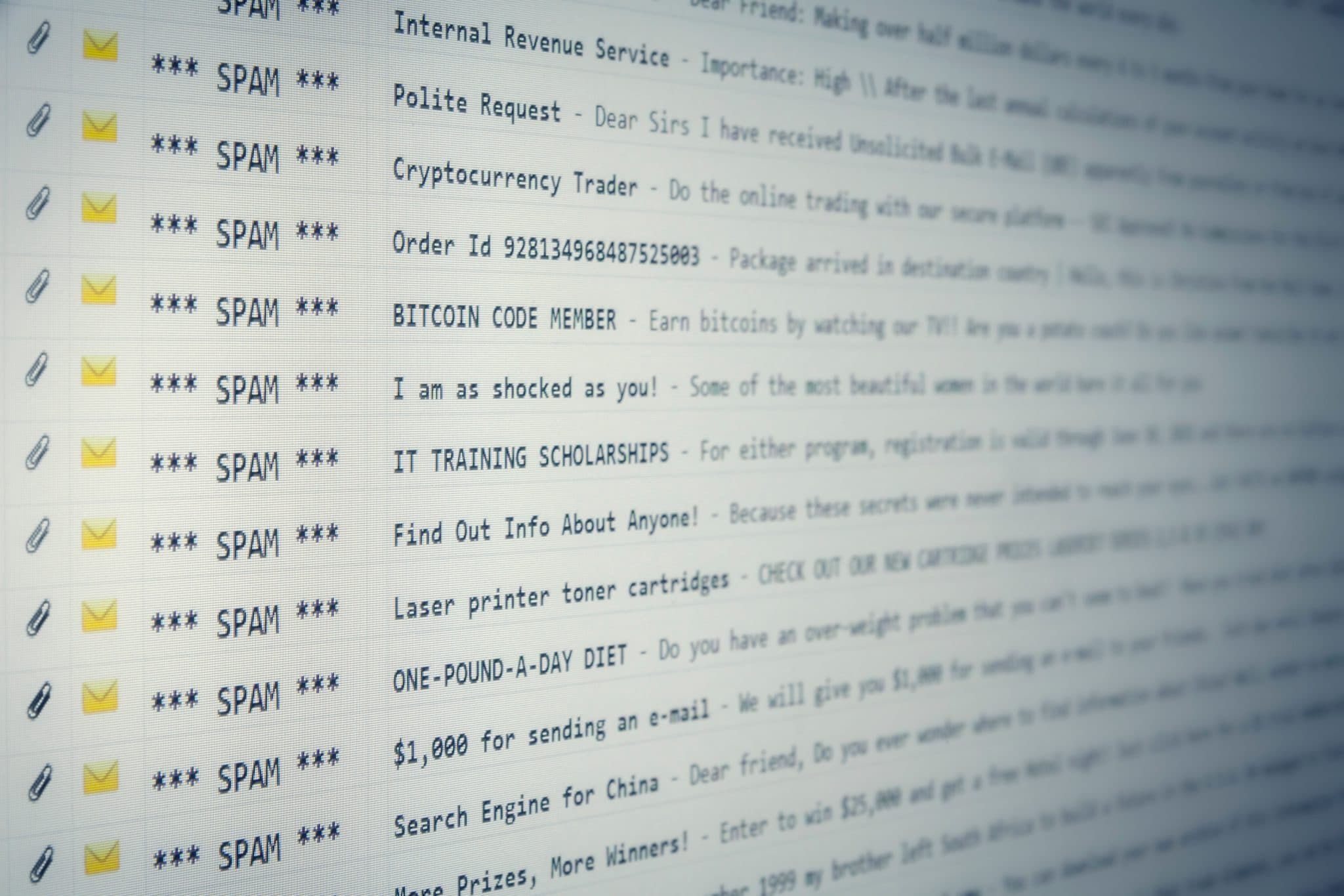 phishing scammer goals urge you to click the link that they sent